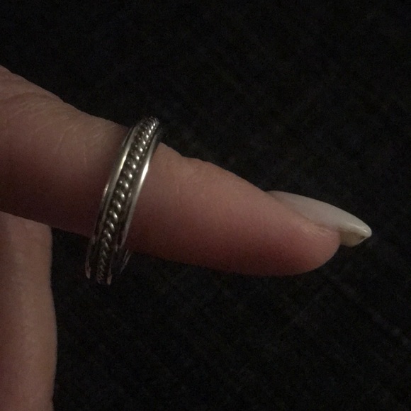 Fashion Ring. - Picture 3 of 3